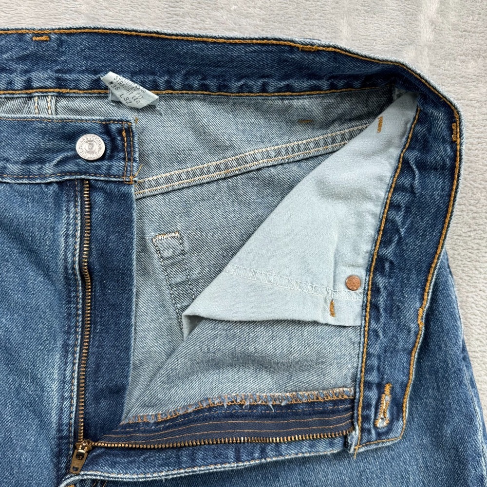Levis 505 Jeans Mens 36x32 Blue Regular Fit Straight Leg Denim Made in USA - Picture 8 of 16